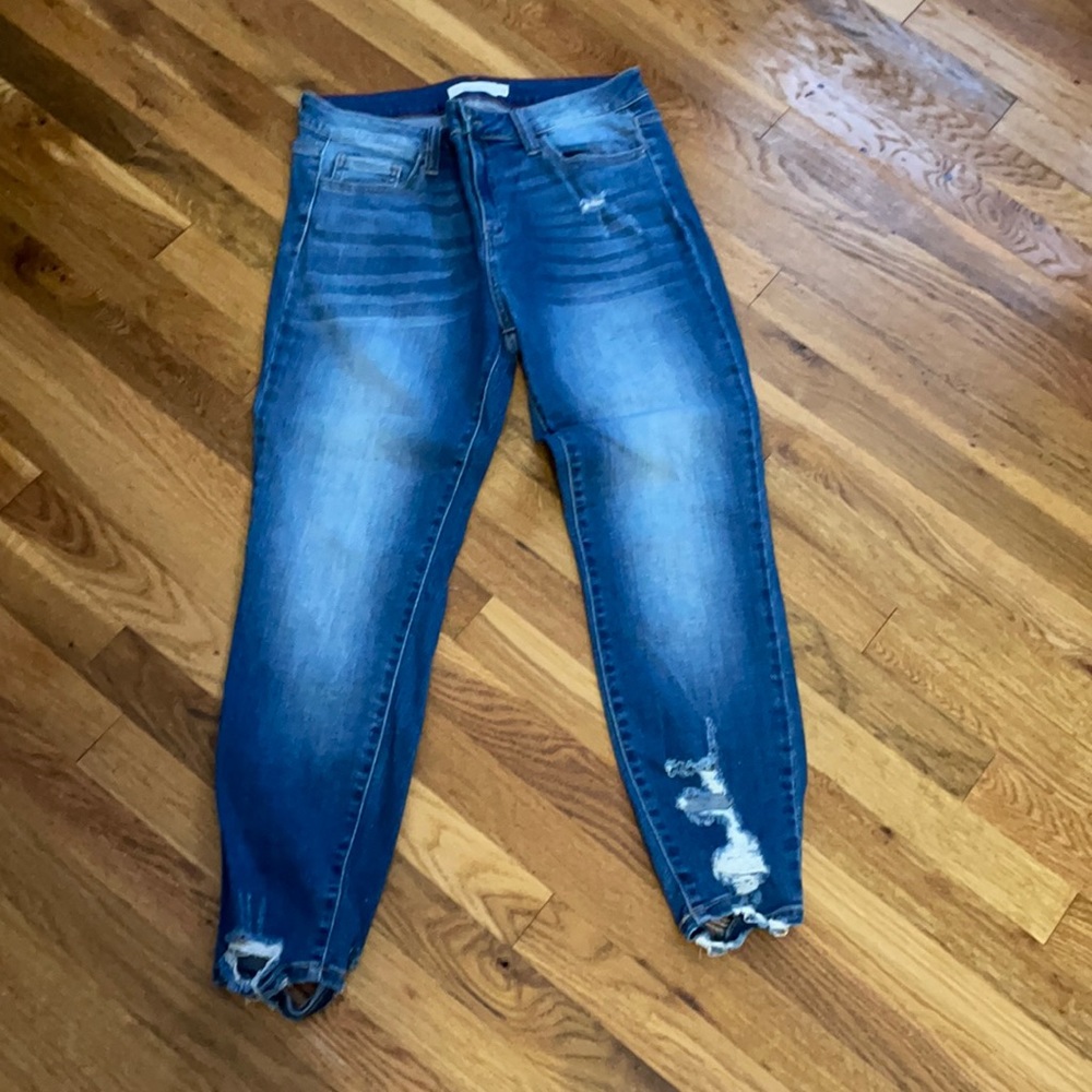 Cello size 11 skinny ankle jeans with distressing